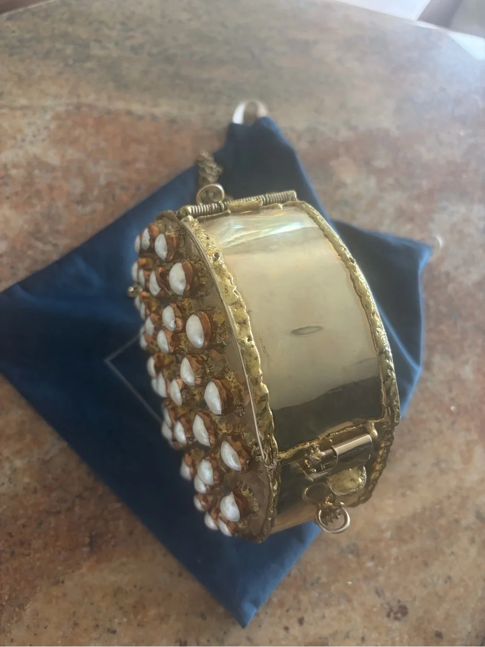 N/A round gold